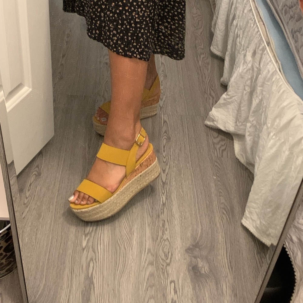 Madden girl wedge/platform mustard yellow